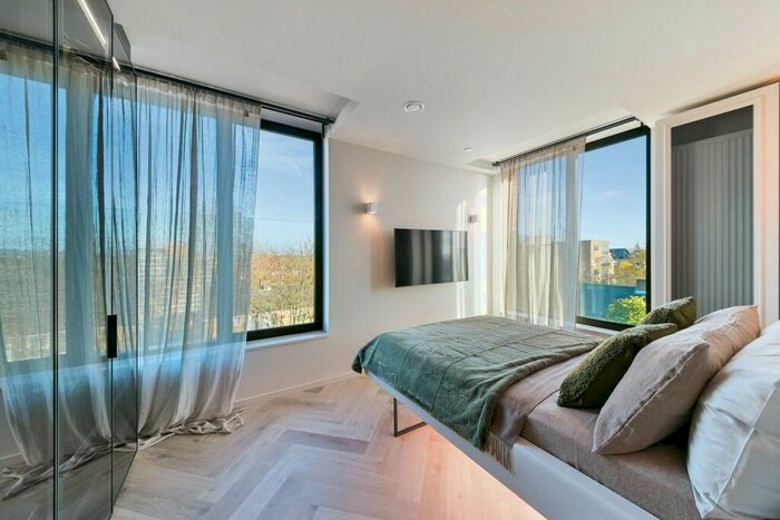 2 Bedroom End Of Terrace House To Rent In Redditch Road, Studley, Warwickshire, B80