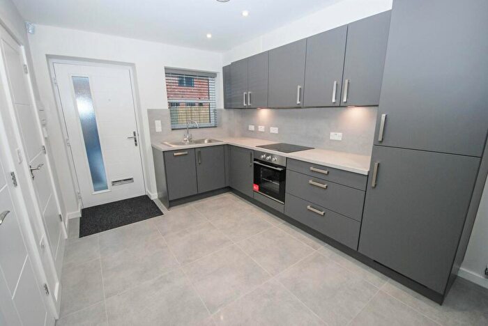 2 Bedroom End Of Terrace House To Rent In Oxford Street, Rugby, CV21