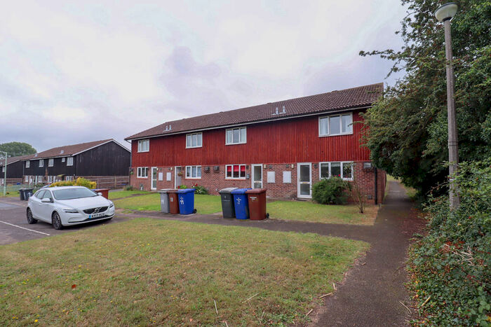 2 Bedroom End Of Terrace House To Rent In Highclere Close, CB8
