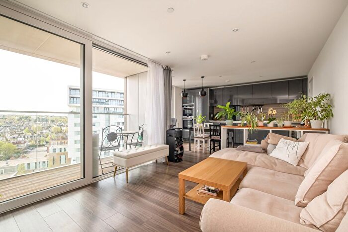 1 Bedroom Flat For Sale In Buckhold Road, London, SW18