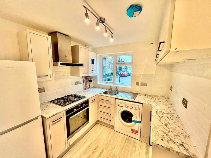 2 Bedroom Maisonette To Rent In Ancaster Street, Plumstead, London, SE18