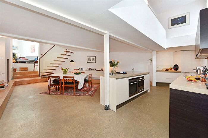 2 Bedroom Flat To Rent In Penzance Place, London, W11