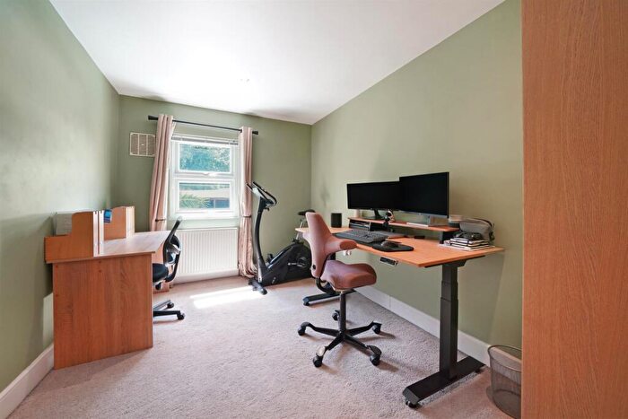 2 Bedroom Terraced House For Sale In Camberwell New Road, London, SE5