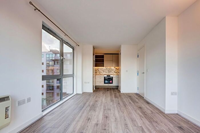 1 Bedroom Flat To Rent In Montana Building, Deals Gateway, London, SE13