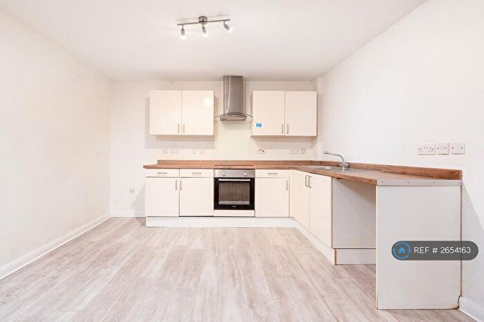 1 Bedroom Flat To Rent In Brook House, Chatham, ME4