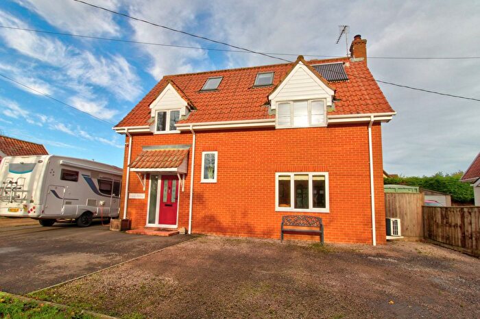 4 Bedroom Detached House For Sale In Debenham Road, Mickfield, Stowmarket, IP14
