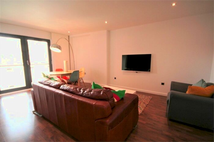 1 Bedroom Flat To Rent In South Quay, Swansea, SA1