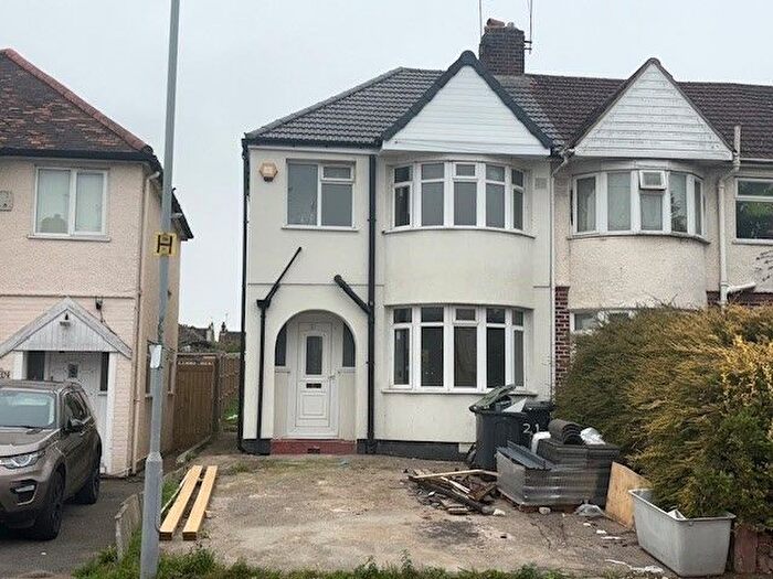 3 Bedroom Semi-Detached House To Rent In River Way, Luton, LU3