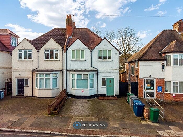 2 Bedroom Maisonette To Rent In Lichfield Grove, London, N3