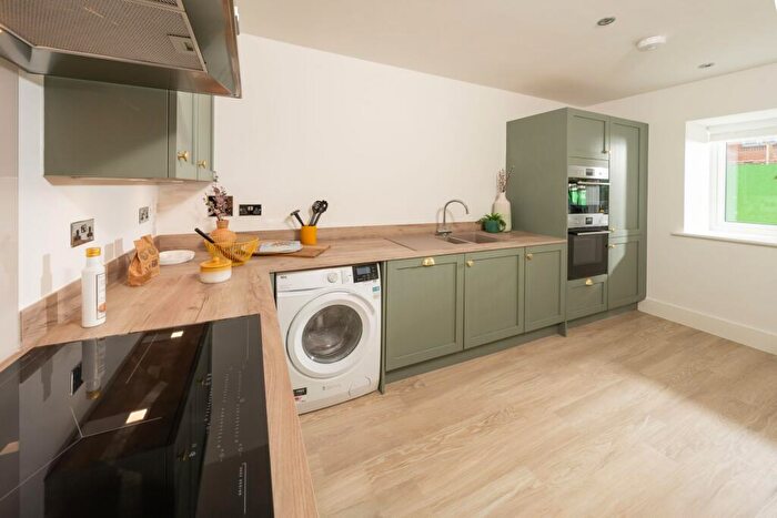 4 Bedroom Terraced House For Sale In Brockhills Lane, New Milton, BH25