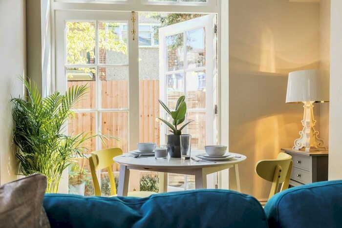 2 Bedroom Flat To Rent In Westcliff On Sea, Essex, SS0