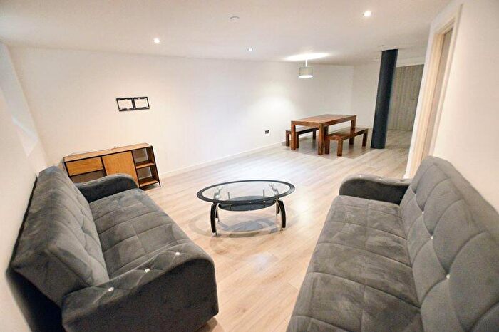 1 Bedroom Flat To Rent In Conditioning House, Cape Street, Bradford, BD1
