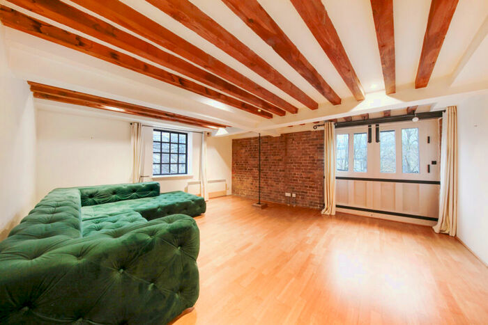 2 Bedroom Flat To Rent In Aberdeen Wharf, Wapping High Street, E1W