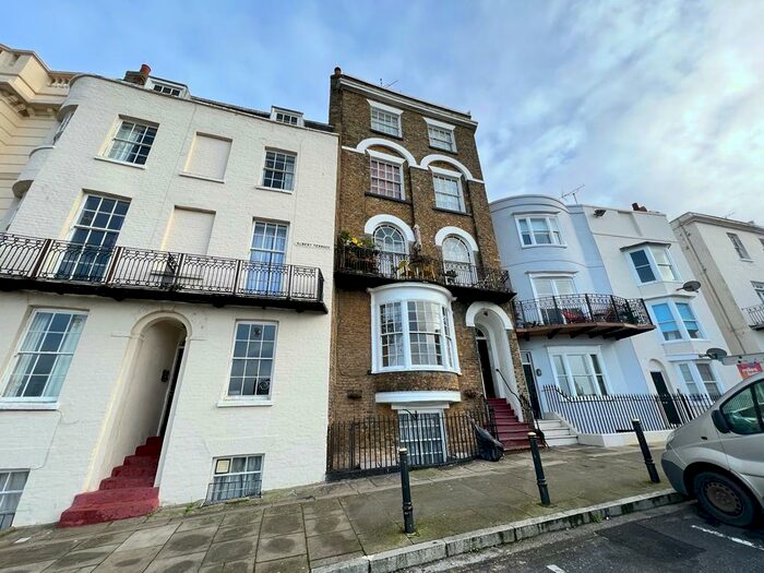 2 Bedroom Duplex To Rent In Albert Terrace, Margate, CT9