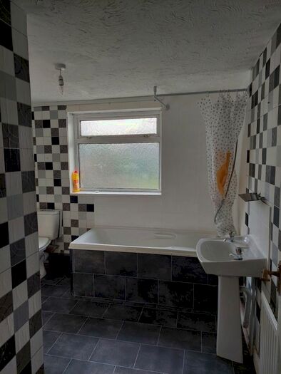 2 Bedroom Link Detached House To Rent In Bethlehem Road, Neath, SA10