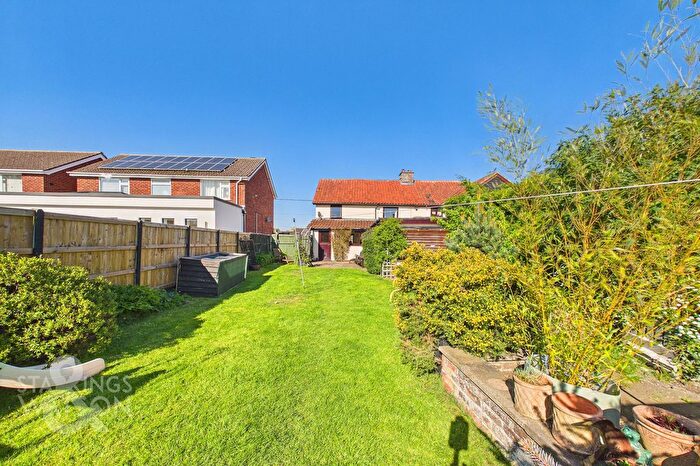 3 Bedroom Semi-Detached House For Sale In Dodds Road, Attleborough, NR17