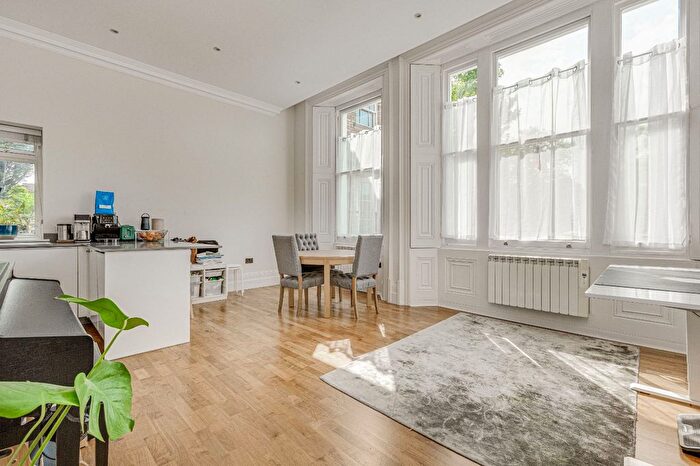 2 Bedroom Flat To Rent In Gilmore House, Clapham Common North Side, SW4