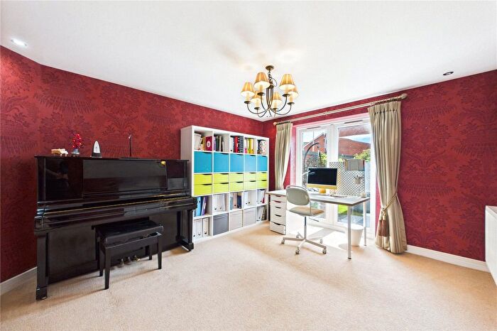 5 Bedroom Detached House To Rent In Elk Path, Three Mile Cross, Reading, Berkshire, RG7