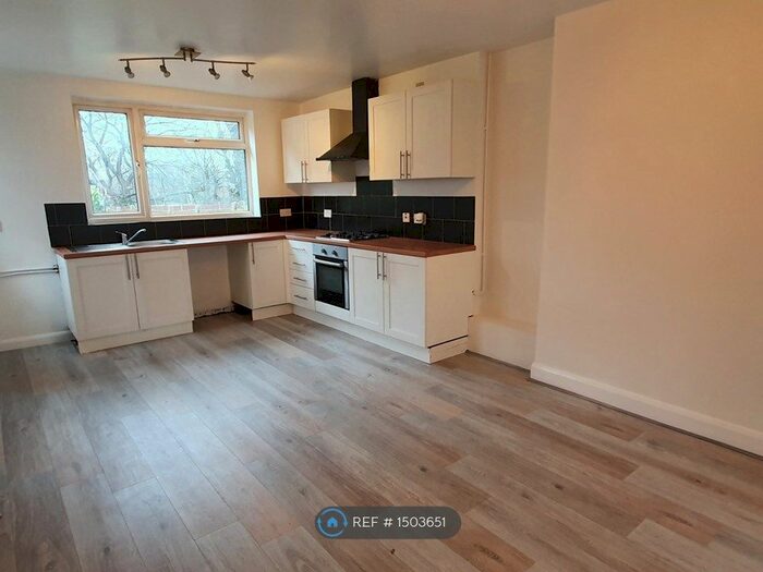 3 Bedroom Semi-Detached House To Rent In Ravenhurst Road, Leicester, LE3