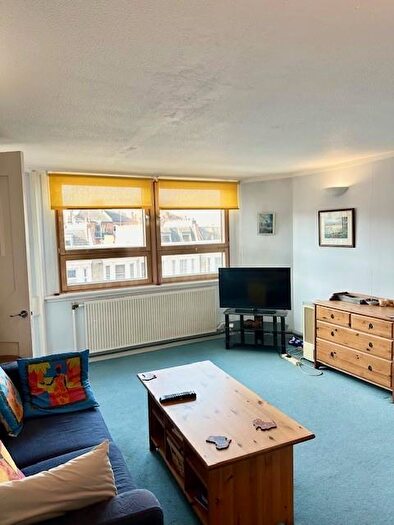 House For Sale In Upper Whistler Walk, World's End Estate, London, SW10