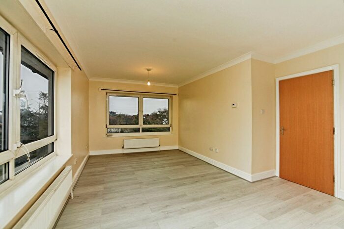 2 Bedroom Flat To Rent In Pollard Road, Morden, SM4