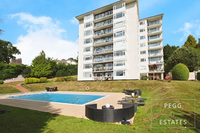 2 Bedroom Flat For Sale In Holme Court, Torquay, TQ1