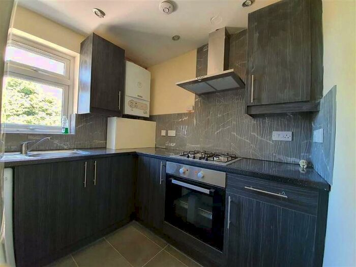 2 Bedroom Flat To Rent In Hammond Road, Southall, Middlesex, UB2