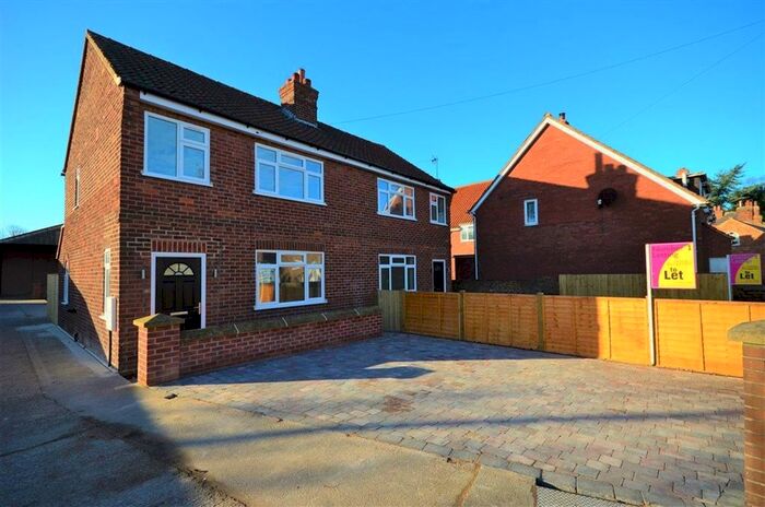 3 Bedroom Semi-Detached House To Rent In Rythergate, Cawood, YO8
