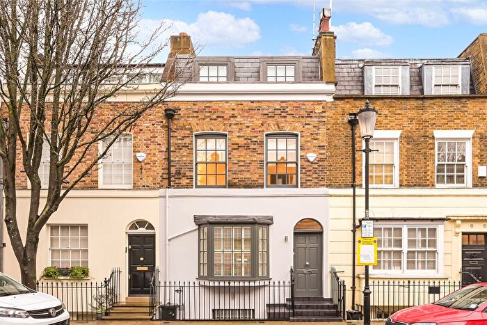 3 Bedroom Terraced House To Rent In Markham Street, Chelsea, London, SW3
