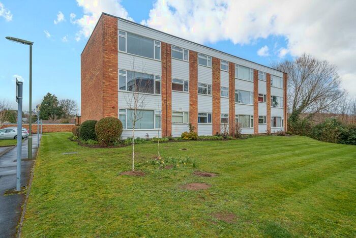 2 Bedroom Apartment To Rent In Davos Close, Woking, GU22