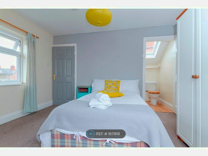 4 Bedroom Semi-Detached House To Rent In Paton Street, Leicester, LE3