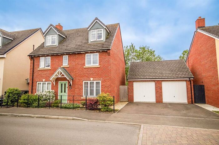 5 Bedroom Detached House To Rent In Brunel Road, Cam, GL11
