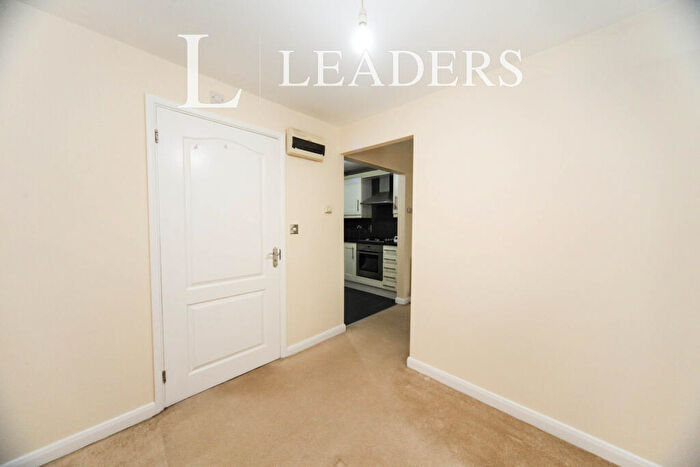 1 Bedroom Flat To Rent In Hudson Court -, LU6