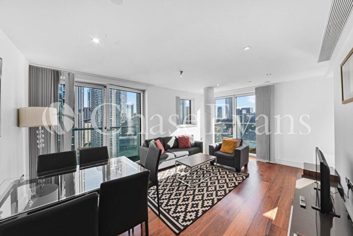 3 Bedroom Flat To Rent In Lincoln Plaza, Canary Wharf, London, E14