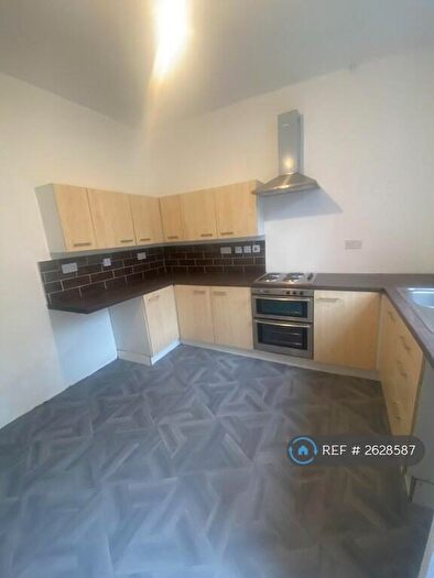 2 Bedroom Terraced House To Rent In Park Street, Oldham, OL2