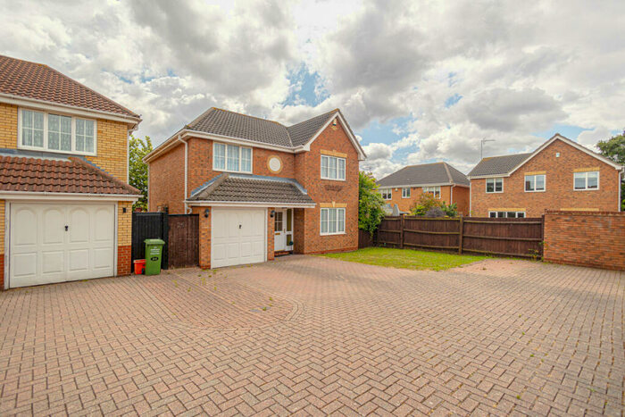 4 Bedroom Detached House To Rent In Salcott Crescent, Essex, SS12
