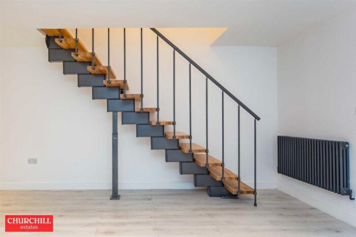 2 Bedroom End Of Terrace House For Sale In Lorne Road, London, E17