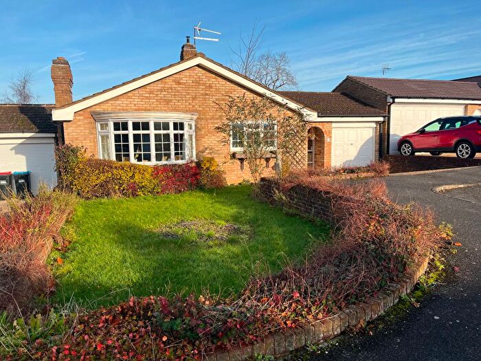 3 Bedroom Bungalow For Sale In Kilpin Green, North Crawley, Newport Pagnell, MK16