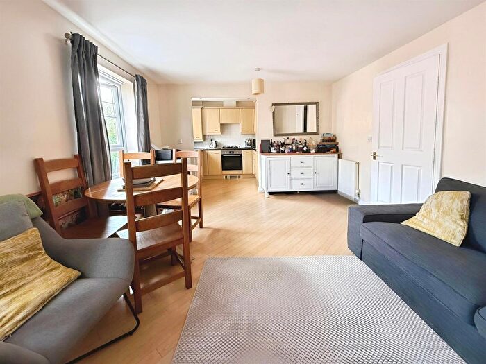 2 Bedroom Flat For Sale In Turberville Place, Warwick, CV34