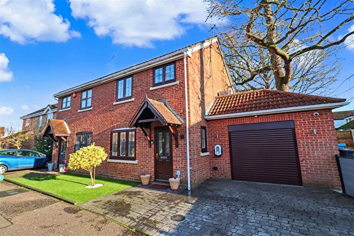 3 Bedroom Semi Detached House For Sale In Ellen Way, Great Notley, Braintree, CM77