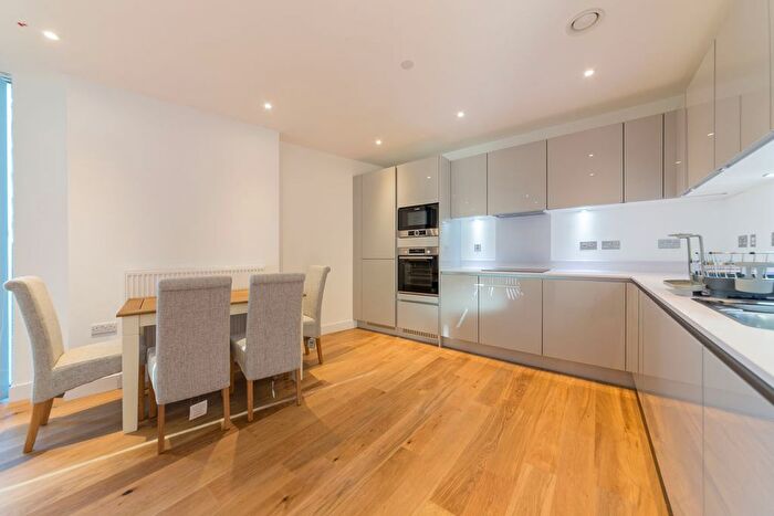 2 Bedroom Flat To Rent In Brick Kiln One, Lewisham, SE13