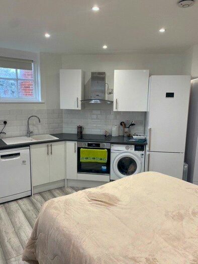 Studio To Rent In Inverness Avenue, Enfield, EN1