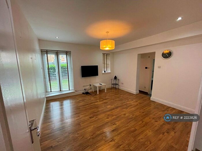 2 Bedroom Flat To Rent In Garlies Road, London, SE23