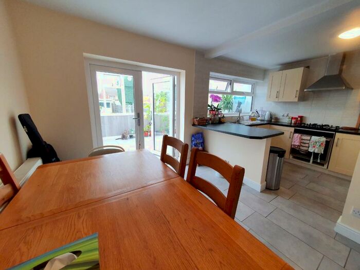 3 Bedroom Semi Detached House For Sale In Tregorrick Road, Exhall