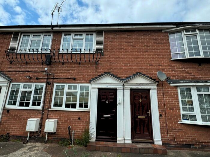 2 Bedroom Flat To Rent In Bayard Court, Wollaton, Nottingham, NG8