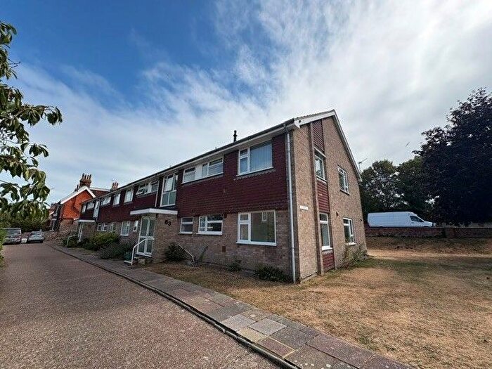 2 Bedroom Flat To Rent In Prideaux Road, Eastbourne, BN21