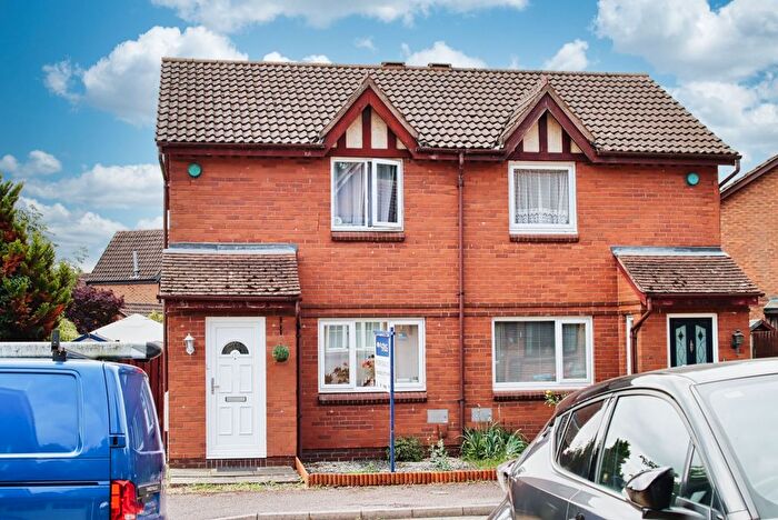 2 Bedroom Semi-Detached House For Sale In Aintree Close, Bletchley, Milton Keynes, MK3