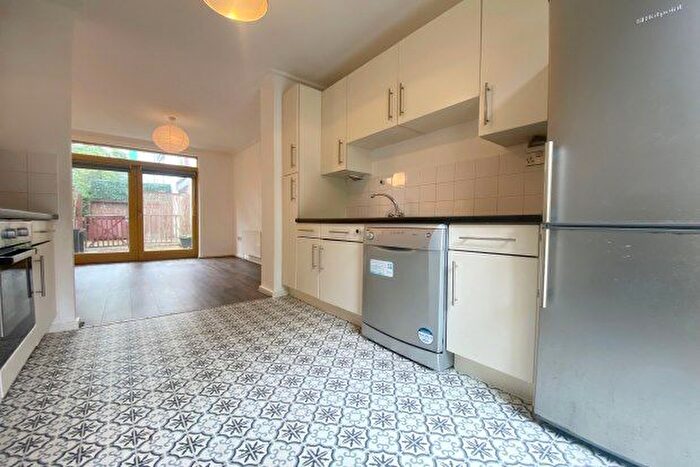 3 Bedroom Flat To Rent In Greenroof Way, London, SE10