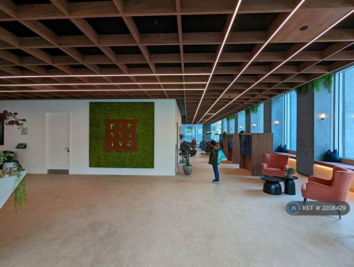 2 Bedroom Flat To Rent In Queen Street, Salford, M3