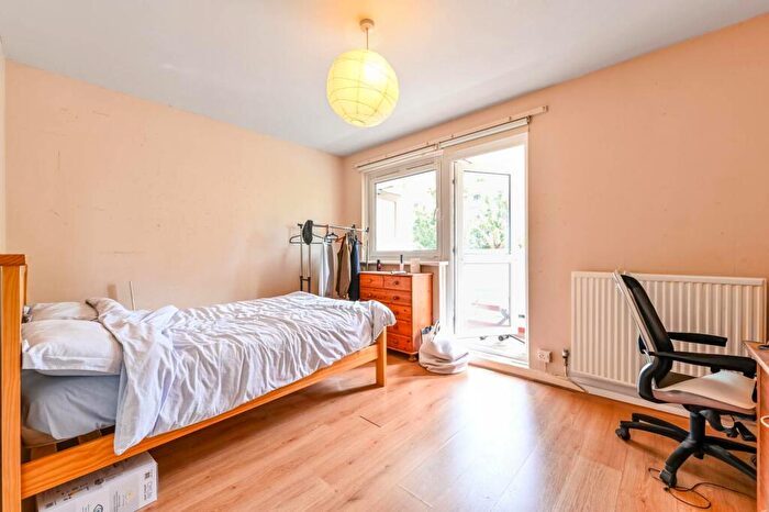 4 Bedroom Flat To Rent In Ampthill Square, Camden, London, NW1
